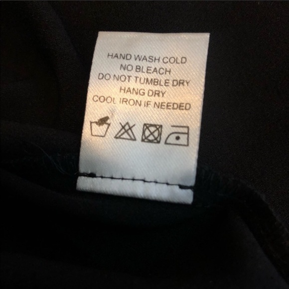 Lovers + Friends small black cold shoulder top - Picture 5 of 5